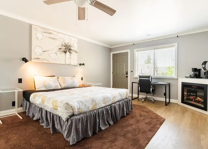 Resort: Big Bear Spa Suites