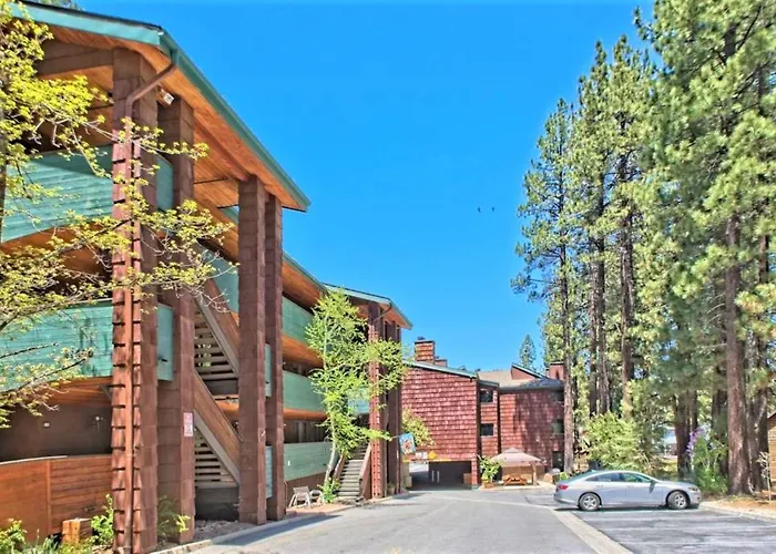 Getaways At Snow Lake